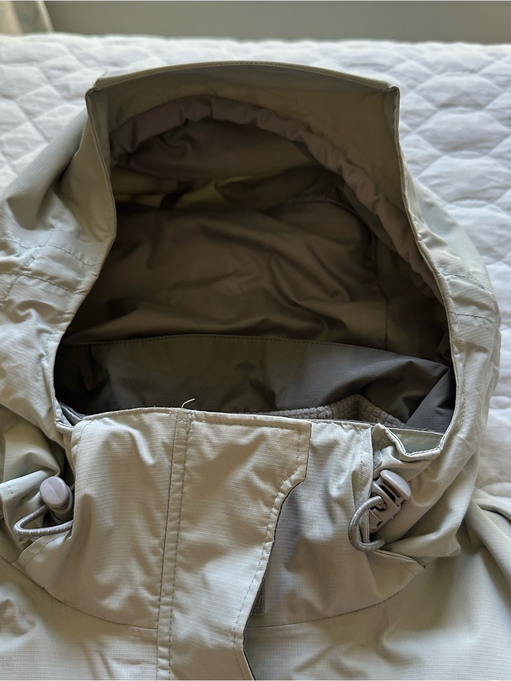 Hooded shell/rain jacket - Picture 3 of 16